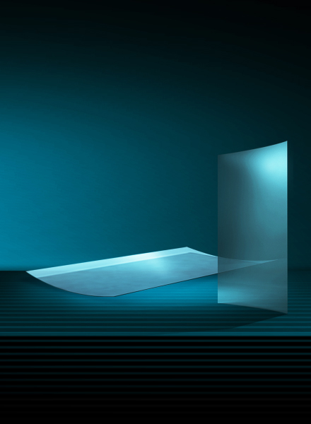 Bent tempered glass(C)
Medium to large sized tempered glass with single curvature for high-end building and furniture industries.